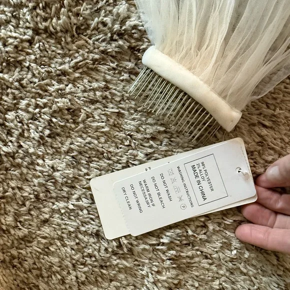 Ivory Bridal Veil Hair Comb - Picture 2 of 6